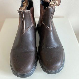Brown Blundstones, Size 6